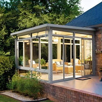 Grande véranda moderne à toit plat avec fenêtre à battant en verre trempé double pleine hauteur, idéale pour patio extérieur anti-vent