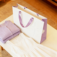 Sacs d'emballage de luxe pour boutique de vêtements violets mats biodégradables, écologiques et personnalisés Ruban en carton pour shopping avec votre propre logo
