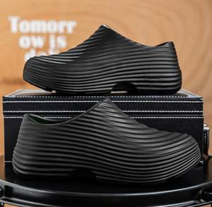 أحذية الطهاة للرجال شتوية بنعل علوي من الإيفا مضادة للانزلاق ومقاومة للماء والزيت والتآكل بمقاسات كبيرة للاستخدام في المطابخ والفنادق - Product Image 3