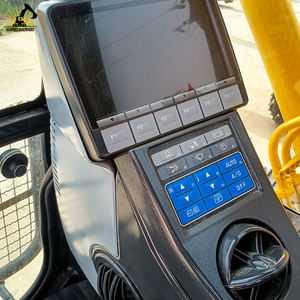 Máquina sobre orugas KOMATSU PC200, sistema de control avanzado, motor Cummins de bajo mantenimiento con lubricación automática - Product Image 5