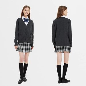 Cardigan en tricot à col en V pour filles avec poches, manteau uniforme scolaire à manches longues, style classique - Product Image 2