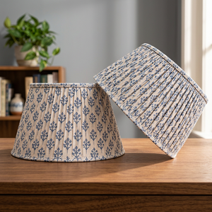 Abat-jour en lin à imprimé botanique bleu |   Abat-jour plissé en tissu beige naturel |   Abat-jour décoratif pour table, sol et lampe suspendue - Product Image 3