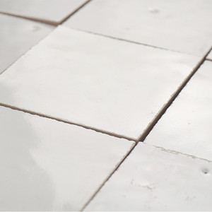 Piastrella Zellige bianca 10x10 per uso a parete e pavimento - Product Image 6