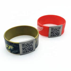 Pulsera de mano para hombre, brazalete de silicona personalizado con código QR - Product Image 5