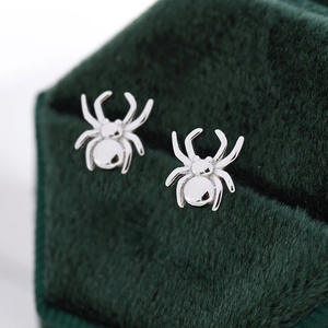 Pendientes de tuerca con forma de araña de Elli Fashion, chapados en oro, de aleación de zinc, unisex, modernos, con forma de insecto, para mujeres y hombres - Product Image 4