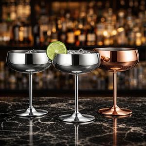 Verre à martini en métal incassable plaqué or à large bord de 350 ml en acier inoxydable avec logo personnalisé pour bar et fête - Product Image 2