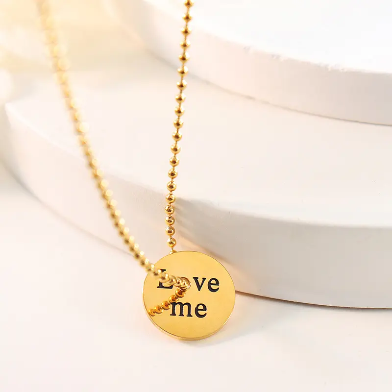 Ins LOVE ME Carta Círculo Pingente Clavícula Colar Aço Inoxidável Banhado a Ouro 18K Colar collier acier inoxydable bijoux