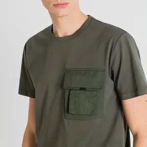 เสื้อยืดคอตตอนสีเขียวเข้มสำหรับผู้ชายเสื้อยืดคอกลมสีเขียวเข้มมีกระเป๋า