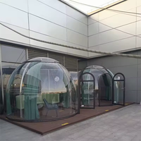 Dôme géodésique transparent moderne pour l'extérieur, type igloo, avec structure en aluminium et polycarbonate