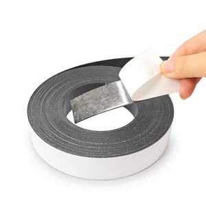 Rouleau d'<span class=keywords><strong>aimant</strong></span> flexible et pliable, <span class=keywords><strong>aimant</strong></span> auto-adhésif puissant, <span class=keywords><strong>bande</strong></span> magnétique industrielle, <span class=keywords><strong>bande</strong></span> magnétique <span class=keywords><strong>en</strong></span> caoutchouc de 1 mm pour réfrigérateur - Product Image 1