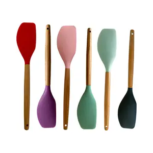 Petite spatule à beurre résistante à la chaleur, outil de cuisson du pain de cuisine, spatule en Silicone avec manche en bois