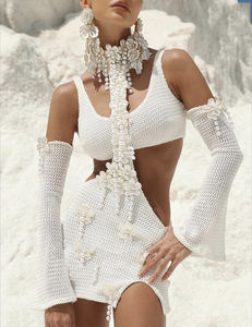 A11261 Set Bianco in Maglia 4 Pezzi: Top Corto Traforato con Decorazioni Floreali di Perle e Minigonna - Elegante per Feste/Cocktail con Maniche <span class=keywords><strong>a</strong></span> <span class=keywords><strong>Campana</strong></span> - Product Image 1