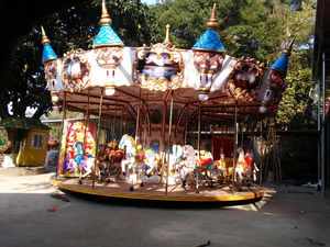 Carrusel de Metal y Madera de 24 Asientos para Interiores y Exteriores, para Niños, Diversión en Ferias, Parques de Atracciones, Jardín, Carrusel Grande con Caballos - Product Image 6