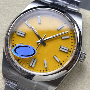 Correa Luminosa Azul Hielo Suiza de Alta Calidad que se Ajusta Perfectamente a los Esferos del Reloj. Reloj Mecánico para Hombre - Product Image 1