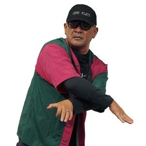 Solución Integral para Colecciones Privadas de Arte: Estatua Decorativa de DJ Sudafricano Tallada <span class=keywords><strong>a</strong></span> Mano, de Gran Durabilidad y Tamaño Real - Product Image 3