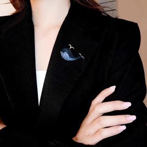 Broche de Ballena Azul de Alta Gama para Mujer, Pin de <span class=keywords><strong>Animal</strong></span> Marino en Forma de Rosa para Corsage de Boda, Traje, Hecho de Aleación, Idea de Regalo Original - Product Image 4