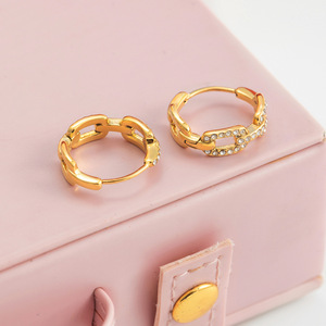 Pendientes de aro de acero inoxidable chapados en oro con diseño de cadena de cristal para mujer, regalo, joyería, accesorio de moda - Product Image 3