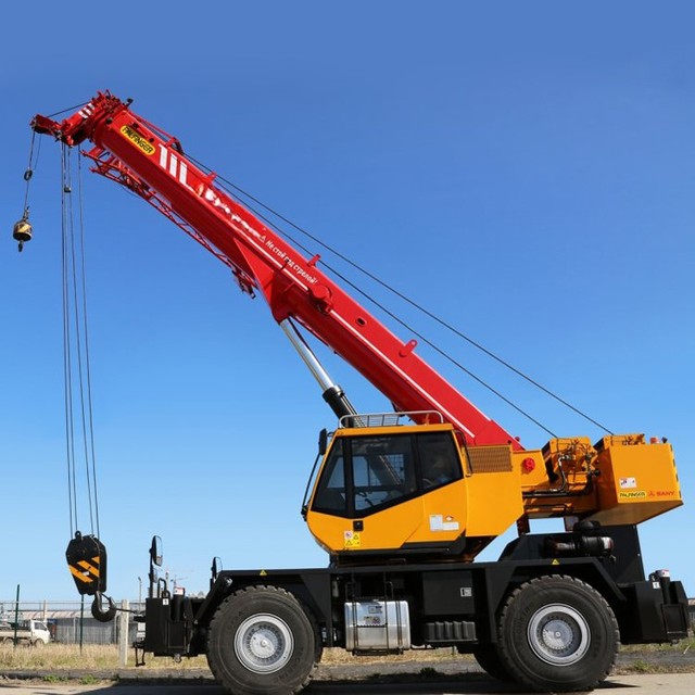 35Ton SRC350 Rough Terrain Crane China Top Brand Lifting Machinery with 45.2m High Reach