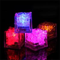 Großhandel Bunte Stimmungs-LED-Eiswürfel aus Kunststoff mit Blinklichtern für Party und Bar
