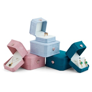 Trendy Modern Rectangle Jewelry Packaging <b>Boxes</b> Heart Button Design for Valentine's Day Gift Sets Including Rings Pendants - Product Image 1