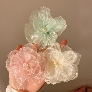 Pinzas para el cabello de flores de malla Bohemia para mujeres-Pasadores laterales delicados, accesorios para el cabello para vacaciones en la playa - Product Image 1