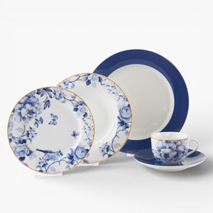 <span class=keywords><strong>Service</strong></span> de table en porcelaine bleu et blanc, assortiment de couleurs bleu marine, comprenant une assiette plate, une assiette à dessert, une tasse à thé et une soucoupe - Product Image 2