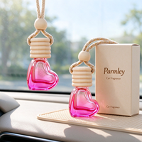 Diffuseur de voiture en verre teinté en forme de cœur rose exquis et unique de 6 ml pour la suspension au rétroviseur de voiture, huile aromatique