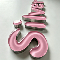 Fabricante y Proveedor de Señalización Decorativa Elegante, Figura de Personaje con Luz LED Personalizada en Opciones Coloridas para Señalización