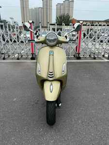 <span class=keywords><strong>Vespa</strong></span> Primavera <span class=keywords><strong>150</strong></span> Oro Champagne |   Scooter Retrò Iconico 155cc con Motore IGET, ABS, per Pendolari Urbani - Product Image 6