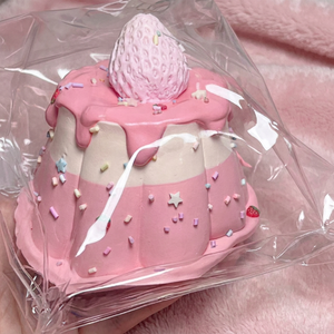 Juguete de silicona gigante de pudín de fresa al por mayor, de subida lenta, suave y adorable, para aliviar el estrés, listo para enviar - Product Image 5