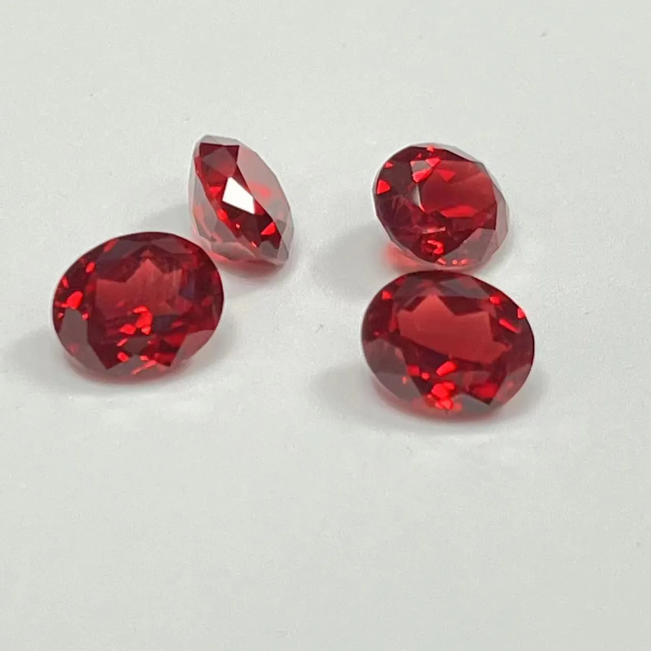 Nhà Máy Giá ti Al2O3 Màu Đỏ thô đá quý sử dụng tổng hợp Ruby