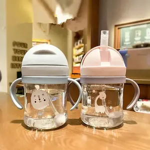 Vendita calda paglia tazza per bambini bottiglia di apprendimento cartone animato maniglia Anti goccia PC a prova di perdite tazza di plastica per acqua potabile latte
