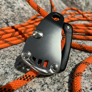 Equipo de Escalada 15kN Ascendedor Protección Anticaídas Ascendedor de Cuerda 10-13MM 7075 Descensor de Escalada - Product Image 3