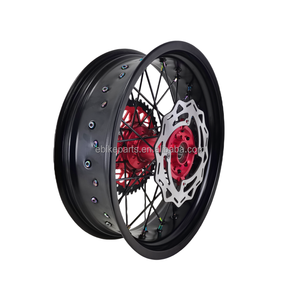 Juego de Ruedas <span class=keywords><strong>Supermotard</strong></span> de Aluminio CNC 17x3.5 17x5.0 para <span class=keywords><strong>KTM</strong></span> <span class=keywords><strong>EXC</strong></span> 250 300 2018, Llantas Motard con Buje de Color Personalizado - Product Image 3
