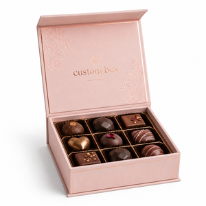 Boîte cadeau de luxe personnalisée pour chocolats, avec séparateur, en carton rigide noir, avec logo en feuille d'or, fabriquée par une imprimerie spécialisée. - Product Image 2