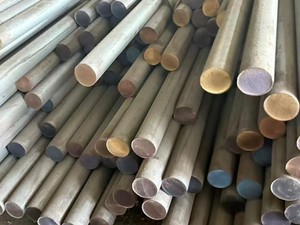 מוט עגול מפלדת פחמן מוברשת קרה בהירה <span class=keywords><strong>C45</strong></span> CK45 S45C ST52 S275JR S235JR SS400 מוט פלדה מכני - Product Image 2