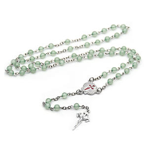Collier de perles en résine verte religieuse avec pendentif en forme de coquille et croix de Jésus en métal, chapelet pour la Communion - Product Image 4