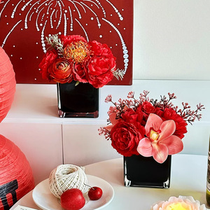 Jarrón de Flores Artificiales, Serie Red Rhyme, Mezcla de Peonías de Seda para Decoraciones de Año Nuevo - Product Image 1