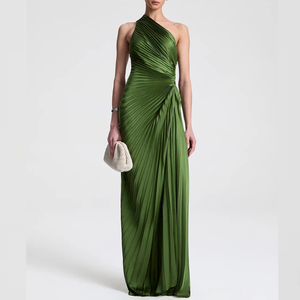 Abito Lungo di Lusso Verde Monospalla con Dettagli Plissettati e Arricciati in Raso per Gala, Personalizzabile - Product Image 2