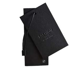 Tùy chỉnh treo thẻ cho thương hiệu quần áo màu đen mờ giấy hangtags cho quần áo sang trọng vàng dập logo - Product Image 2