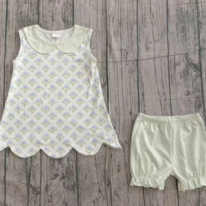 GSSO2850 Conjunto de ropa de verano para niña pequeña, diseño personalizado, estampado de flores azules sobre fondo verde a cuadros, conjunto de ropa infantil de manga corta para niña, venta al por mayor. - Product Image 1