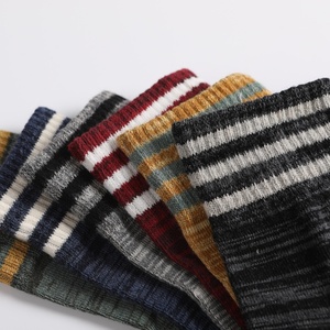 ถุงเท้าผู้ชายแบบสวม คอตตอน คลาสสิค กันลื่น สำหรับเล่นกีฬาหรือใส่ทุกวัน ราคาส่ง ปรับแต่งได้ ราคาถูก - Product Image 3