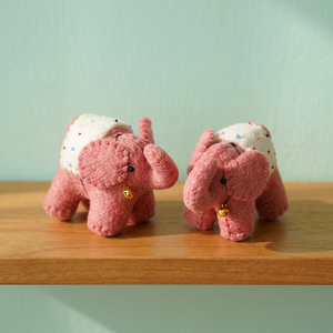 Peluche Éléphant Unisexe en Feutre de Laine Écologique, Faite à la Main, Ludique, Personnalisable, pour Enfants, Design Népalais, Personnalisation sur Mesure - Product Image 3