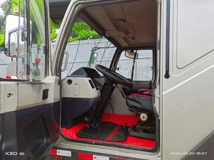 Grúa sobre Camión Usada Zoomlion de 30 Toneladas, Todoterreno, Hidráulica, para Construcción, con Motor Weichai, Caja de Cambios, Bomba y Motor de Engranajes - Product Image 6