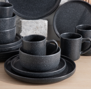 ¡En stock! Juego de Vajilla de Cerámica Negra Mate con Diseño Moteado de 16 Piezas – Platos, Tazones y Tazas Modernos y Minimalistas para 4 Personas, Regalo para el Hogar o Restaurante - Product Image 2