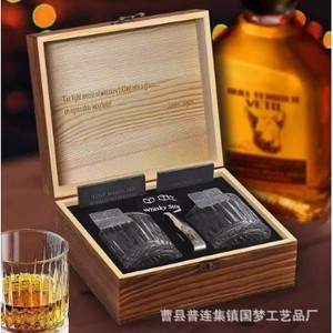Caja de Madera para Whisky Williams, 20x20x10cm, con Tapa Abatible, Hecha a Mano, para Set de Bar - Product Image 2