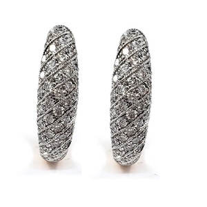 Boucles d'oreilles clous vintage en or blanc massif 18 carats avec diamants de haute qualité, personnalisables avec nom, cadeau tendance et fiable de Hong Kong - Product Image 1