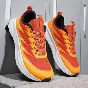 Zapatillas Deportivas para Hombre, Color Degradado Naranja-Amarillo, Transpirables, con Malla, Suela Gruesa y Amortiguación Ligera, Estilo Deportivo y Moderno - Product Image 1
