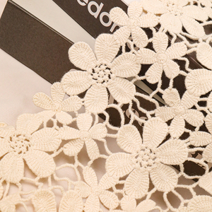 Tecnologia avançada Bom Preço Branco Tecido <span class=keywords><strong>Lace</strong></span> Algodão Guipure Personalizado Solúvel Em Água Bordado Tecido De Renda para Vestido Por Atacado - Product Image 4