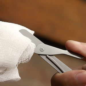 Outil multifonctionnel d'extérieur 7-en-1, couteau <span class=keywords><strong>de</strong></span> survie portable pliable en acier inoxydable, outil tactique d'urgence pour l'extérieur avec brise-vitre - Product Image 5